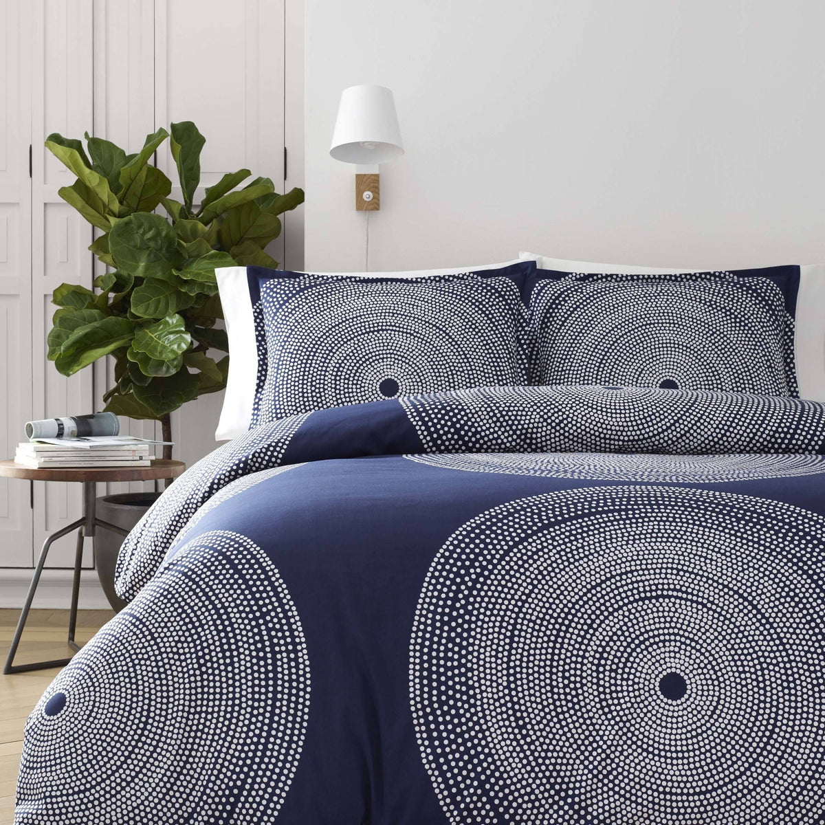 Marimekko Fokus 221439 Twin Duvet Cover Set in Navy
